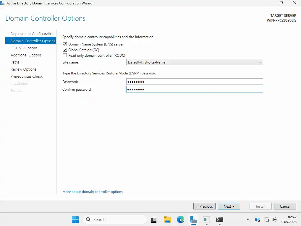 Active Directory promotion Domain Controller Options ekranı ikinci DC için: DNS server ve Global Catalog seçili, RODC seçili değil, Default-First-Site-Name seçili, DSRM parolası girilmiş
