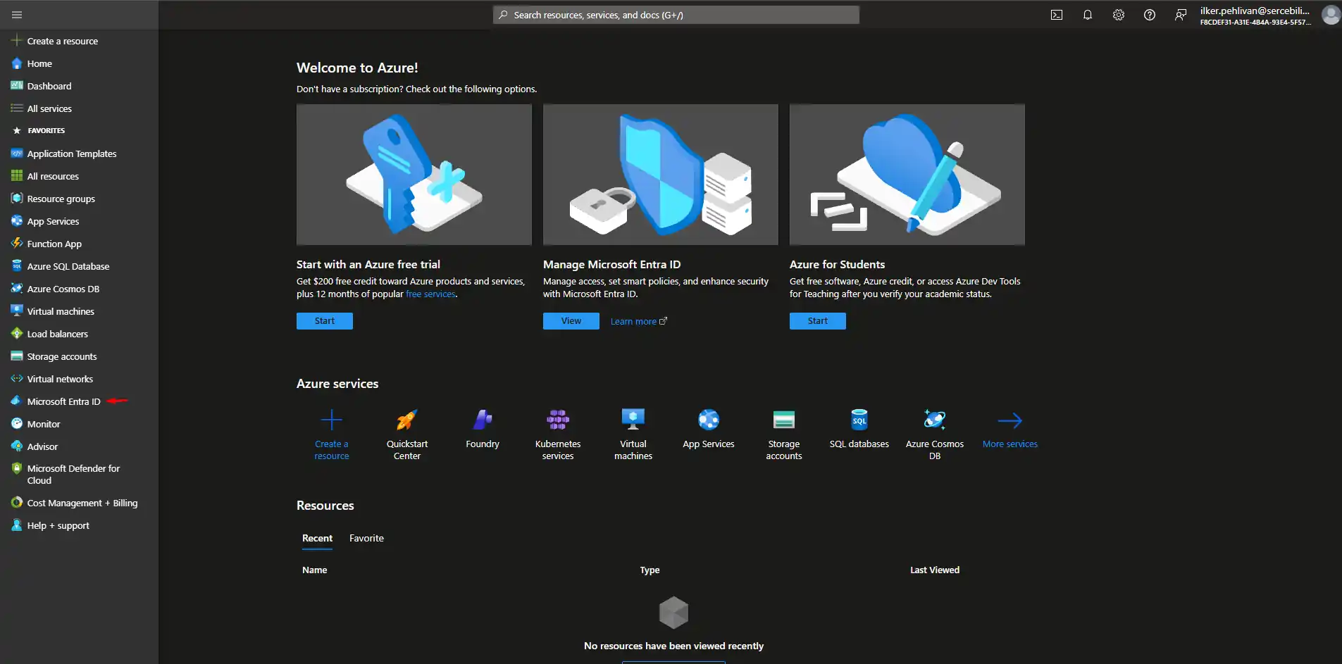 Azure Portal ana ekranı: sol menüde Microsoft Entra ID seçeneği kırmızı okla işaretlenmiş
