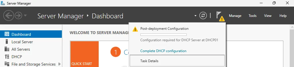 Server Manager'da post-install yapılandırma uyarısı ve 'Complete DHCP configuration' bağlantısı